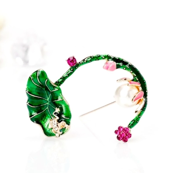 Gold plated pink and white crystal pearl Lily pad frog necklace/brooch - Picture 5 of 15